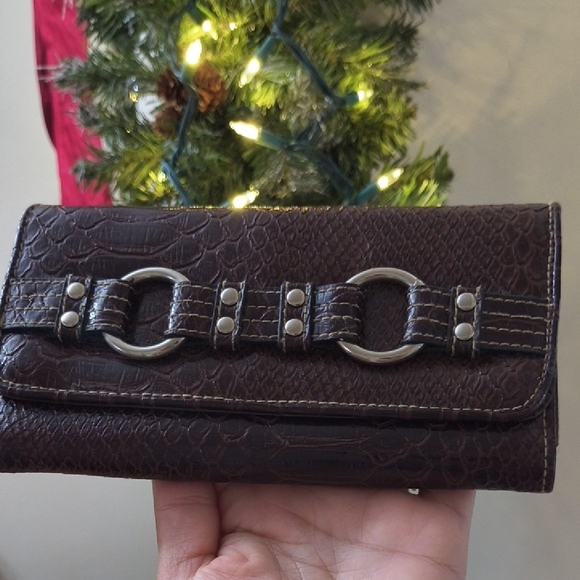 Elegant Brown Leather Clutch - Picture 10 of 10